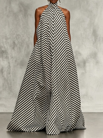A-Line Loose Contrast Color Pockets Halter-Neck Maxi Dresses