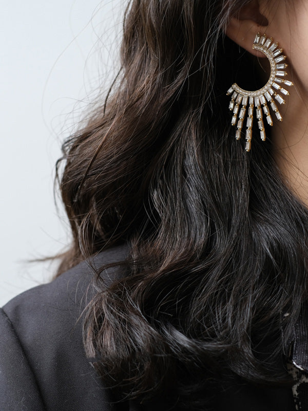 Boucles d'oreilles originales en zircon de couleur contrastée 