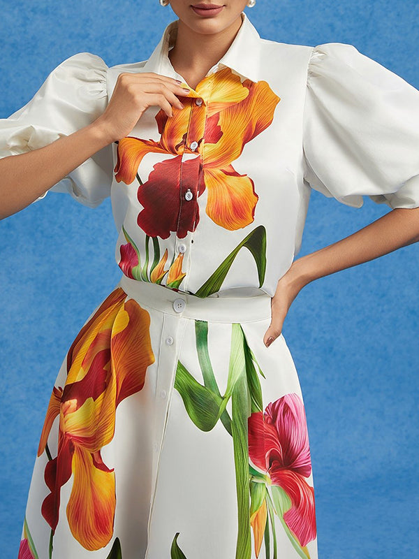 Lose Puffärmel, Blumendruck, plissiertes Revers mit geteiltem Saum, Blusen und Hemden 