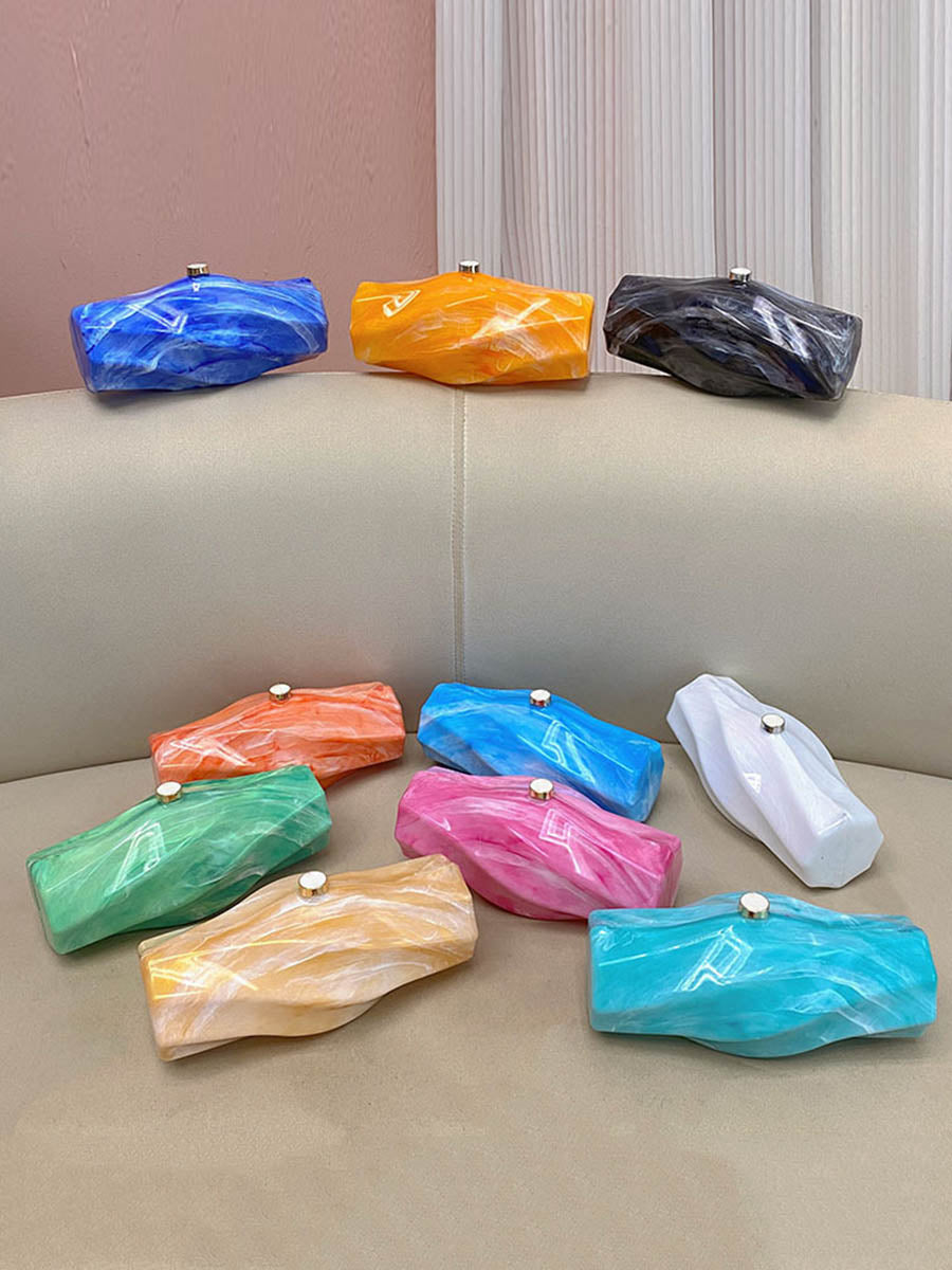 Geometric Chains Handbags